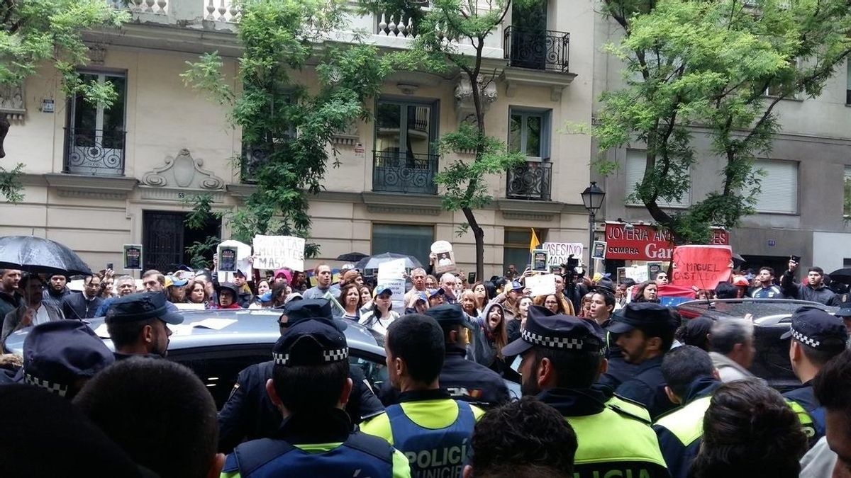 Unidos Podemos, ERC y Bildu piden cuentas a Zoido y Dancausa en el Congreso por el "cerco" a la embajada de Venezuela