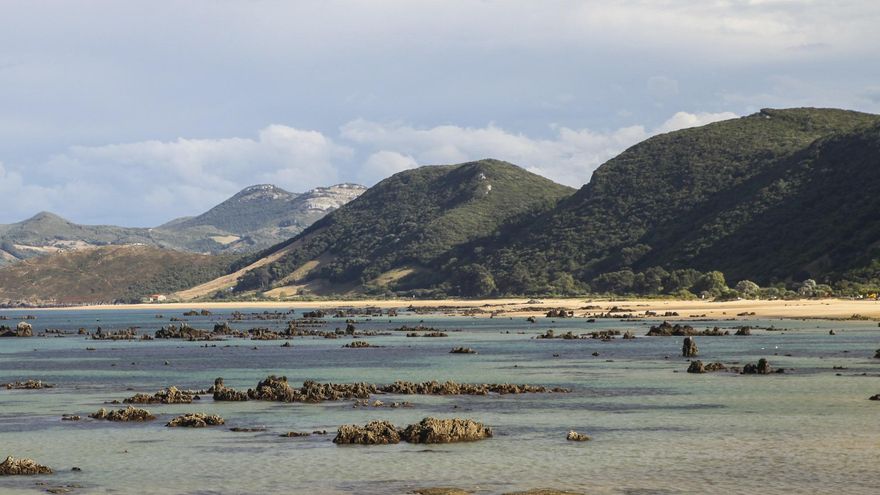 La playa de Helgueras en Noja.