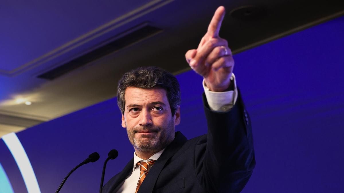 La Fiscalía portuguesa investiga al líder de la ultraderecha por incitar al odio contra los gitanos en varios vídeos