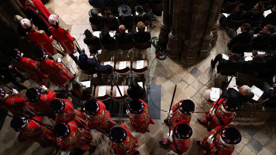 Los Yeomen Warders durante el funeral de la reina Isabel II.
