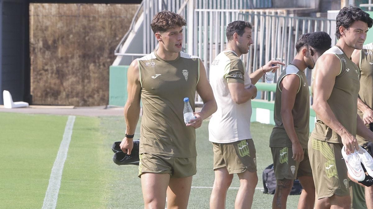 Entrenamiento del Córdoba a puerta abierta para la afición