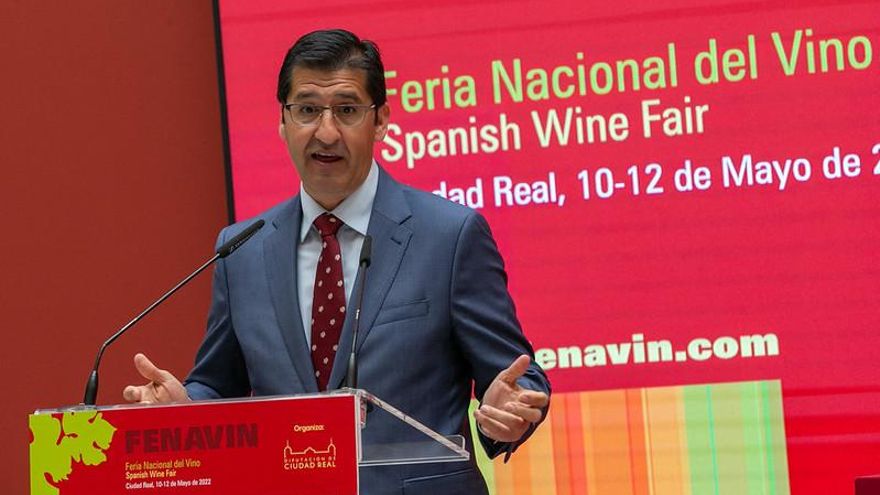 José Manuel Caballero en la firma del acuerdo de FENAVIN