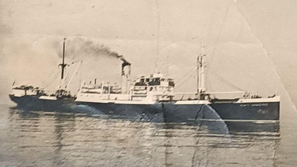 El barco Monte Palomares.