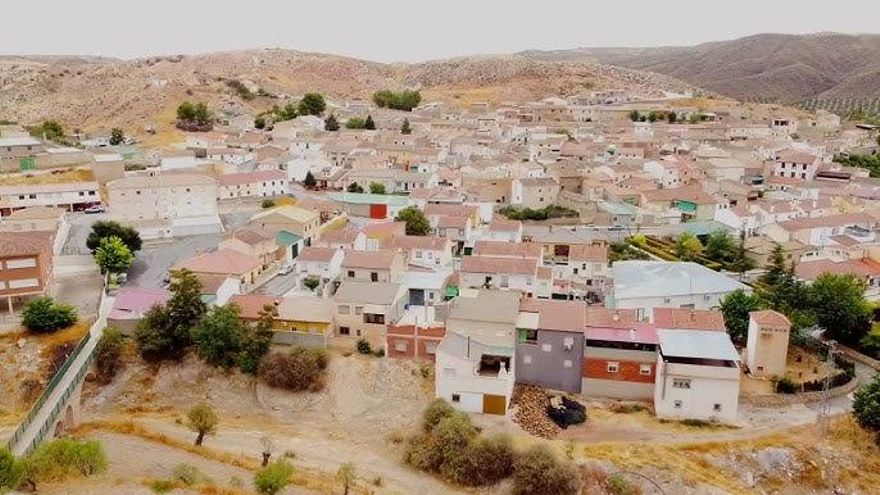 ¿Por qué un pueblo de Granada se ha quedado dos veces en un año sin suministro de agua potable?