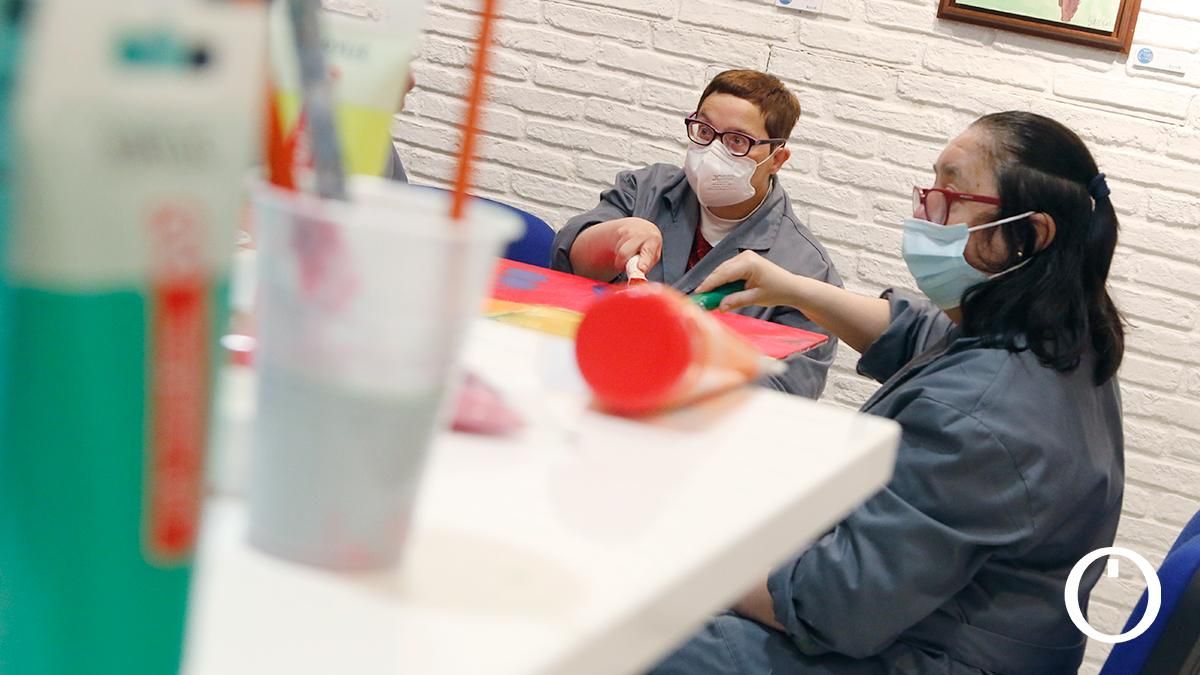 Taller de pintura con motivo del Día Mundial del Síndrome de Down