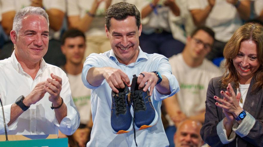 Moreno agita el miedo a una "parálisis del Gobierno hasta octubre" y alerta de que peligran oposiciones, ayudas y créditos