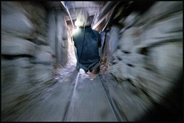 Mineros boliviano en las minas de Cerro Rico. Fotografía: Diego Represa (Hemisferio Zero).