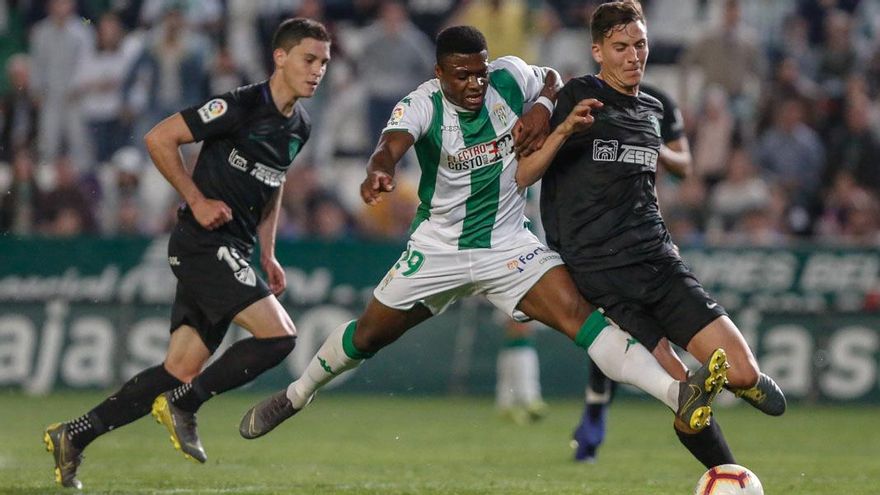 Neftalí Manzambi, en un partido en El Arcángel