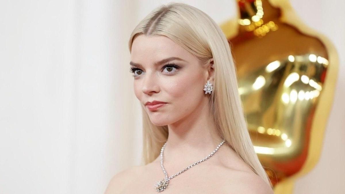 La actriz Anya Taylor-Joy, en la alfombra roja de los Premios Oscar 2024