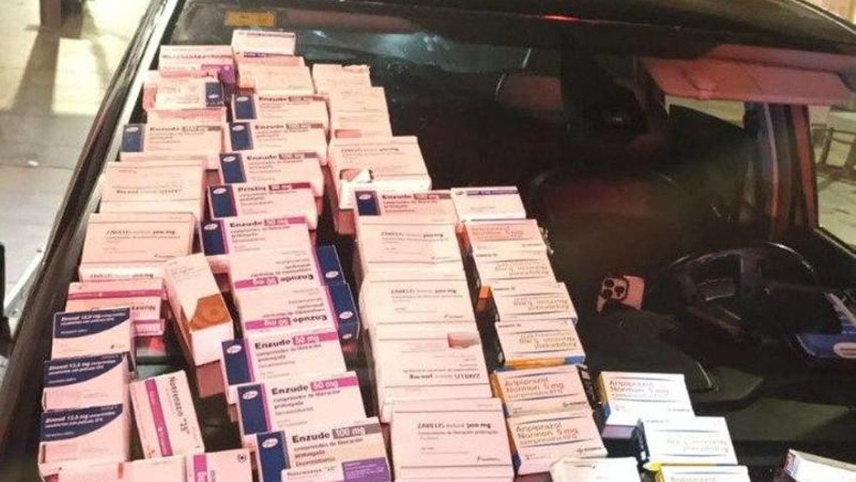 La Policía Local incauta 56 cajas de antidepresivos en un vehículo interceptado en la calle Alfaros