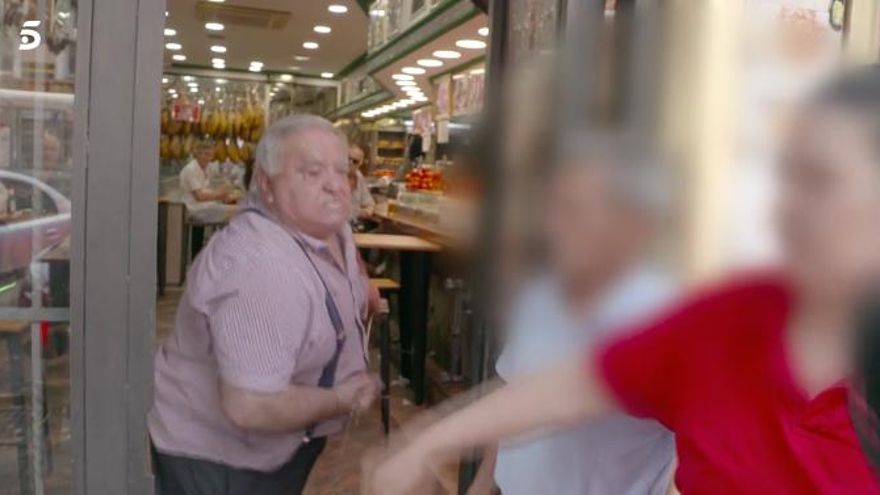 El hermano de Ortega Cano se carga una cámara de 'Viva la vida' y agrede a un reportero: "Que te mato"