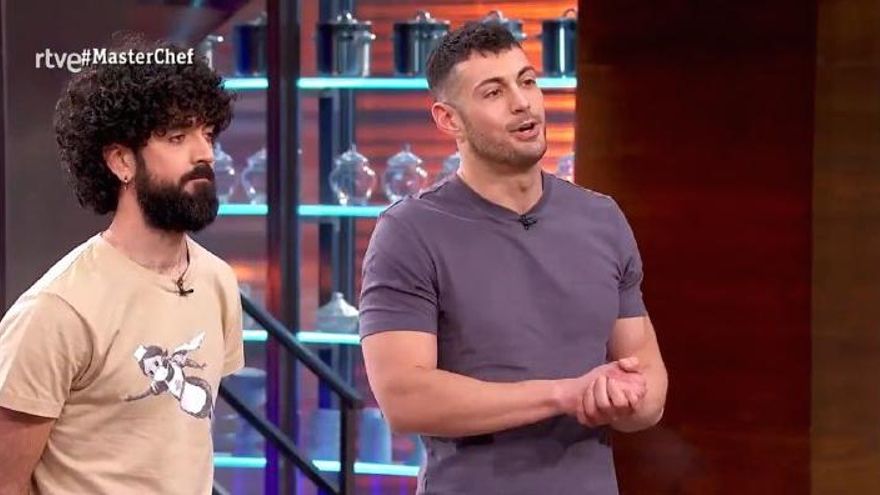 Giro histórico de 'Masterchef', con un nuevo aspirante médico al que detuvo el Covid para suplir a su expulsada