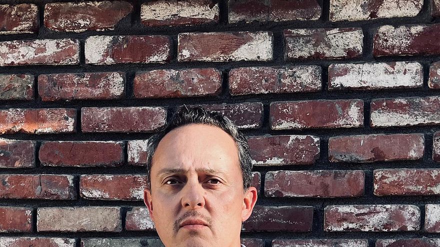 El escritor Rafael Lemus mapea la fractura literaria en 'Atlas de (otro) México'