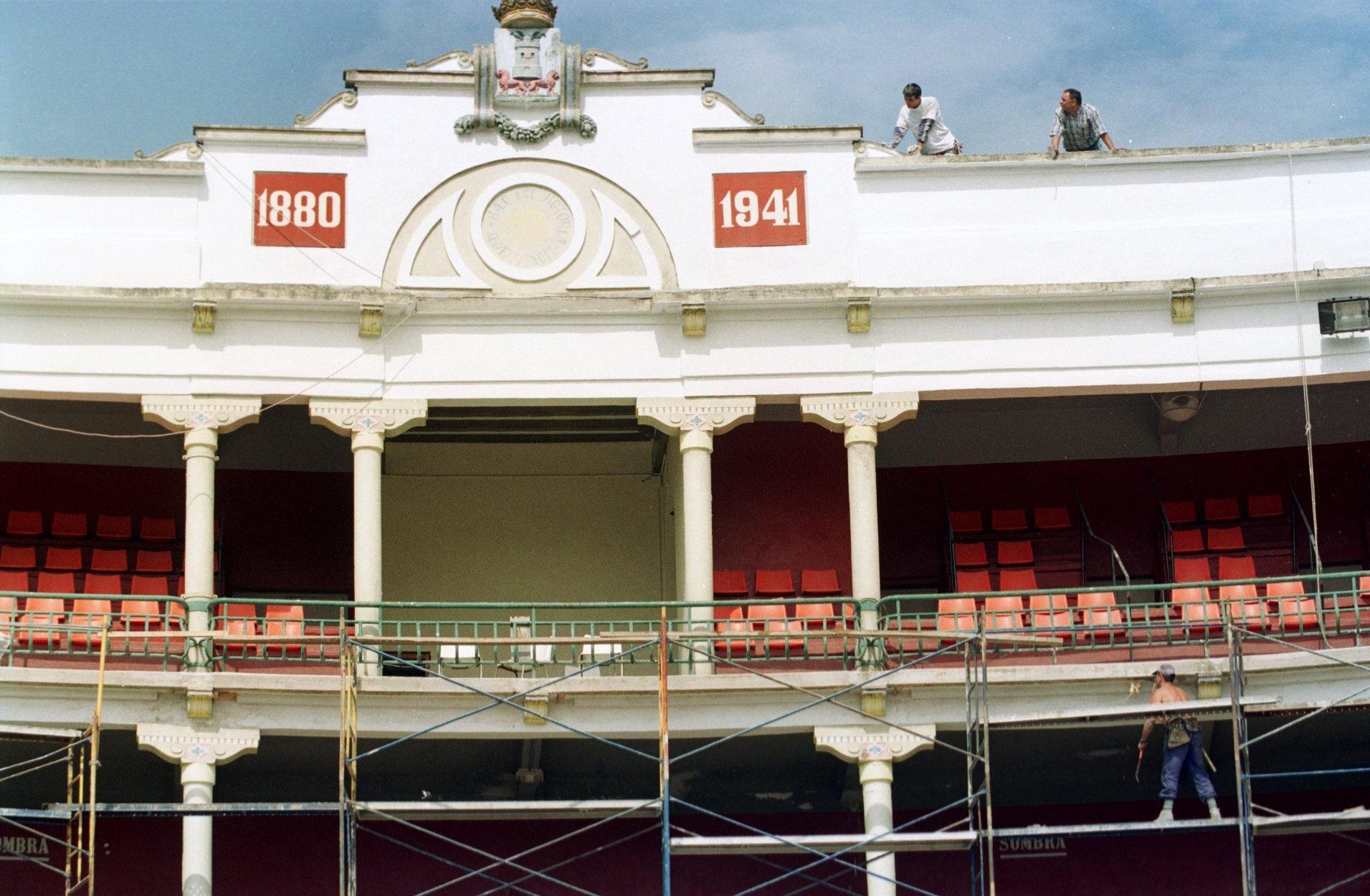 Presidencia de la plaza de toros en 2002