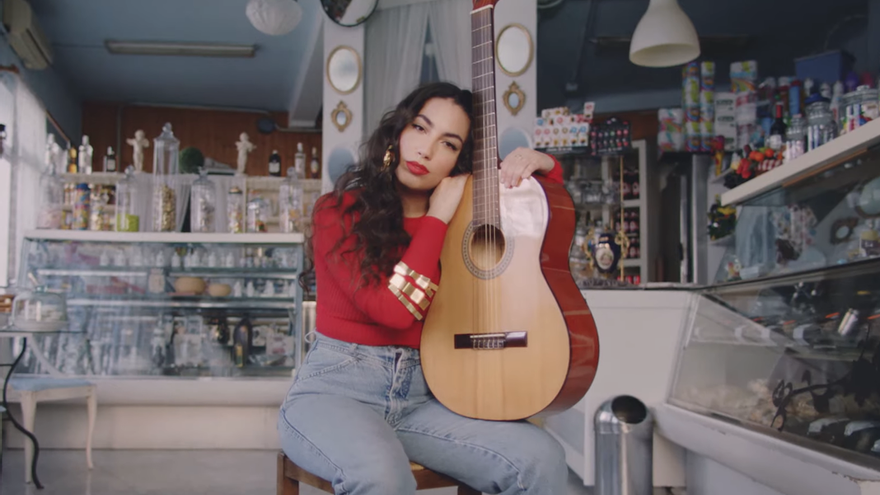 María José Llergo en el anuncio de Cruzcampo.