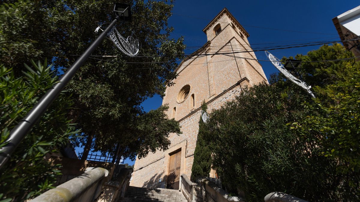 Parroquia de la Transfiguración del Señor de Gènova, a la que pertenece el inmueble que habita la mujer y sus dos hijos