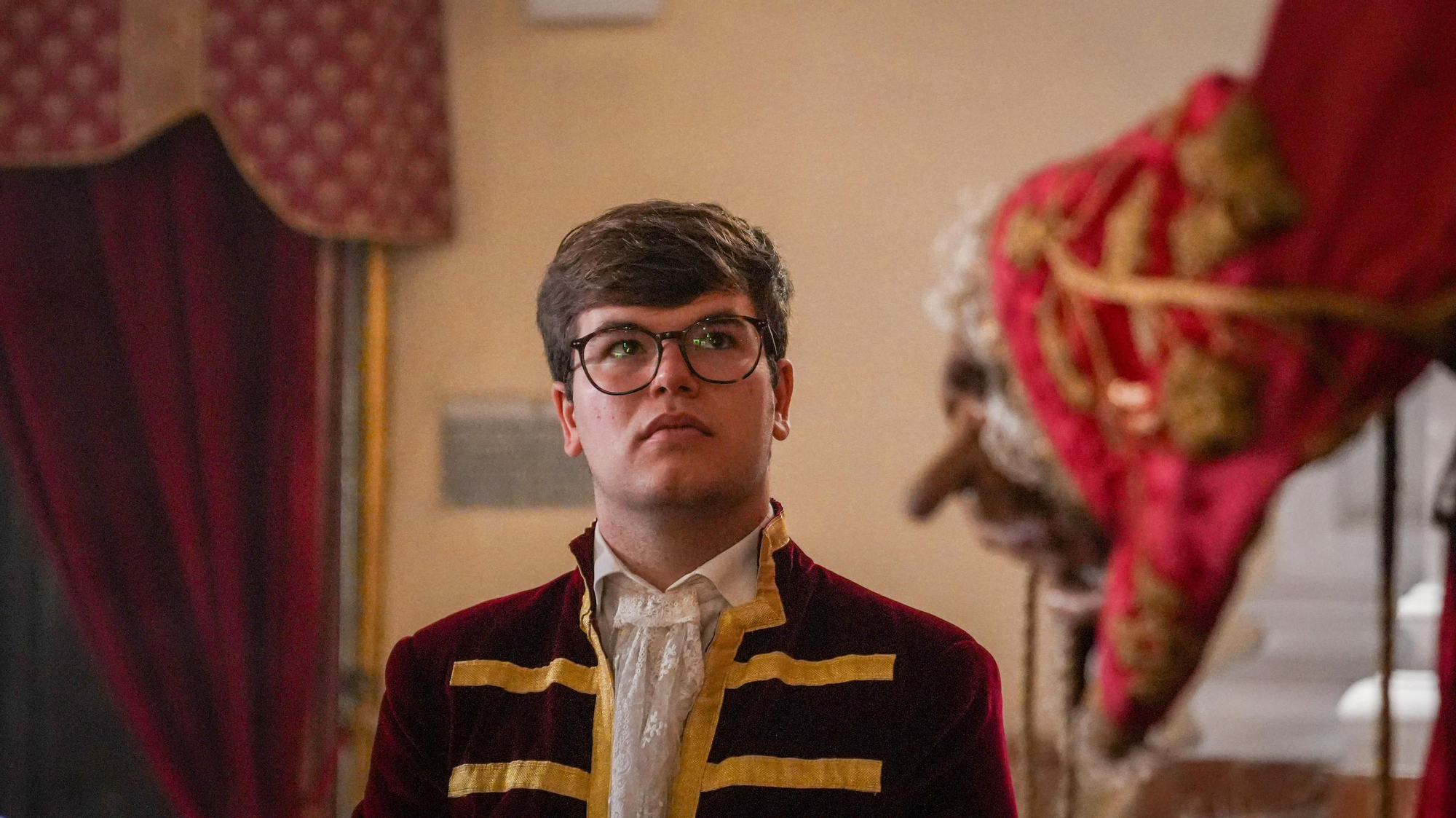 Los besapiés de Jesús Rescatado y del Cristo del Remedio de Ánimas, y el besamanos de Jesús, Divino Salvador, en su Prendimiento, en imágenes