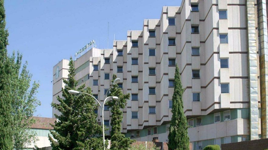 El hospital de Cabra afronta el resto del verano con sólo uno de sus cinco quirófanos abiertos