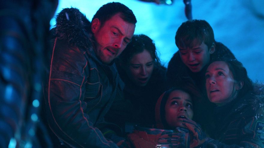 La familia Robinson unida superando avatares del destino