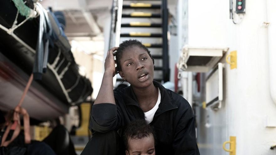 Cruz Roja desplegará cien camas y un albergue provisional en Valencia para atender a los migrantes del Aquarius
