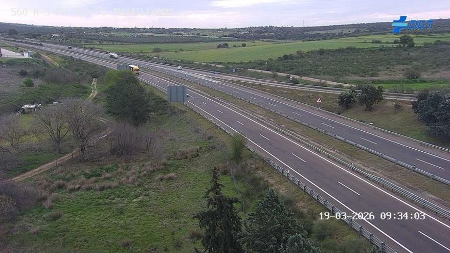 Un muerto al colisionar dos vehículos en la A-5, a la altura de Torrefresneda
