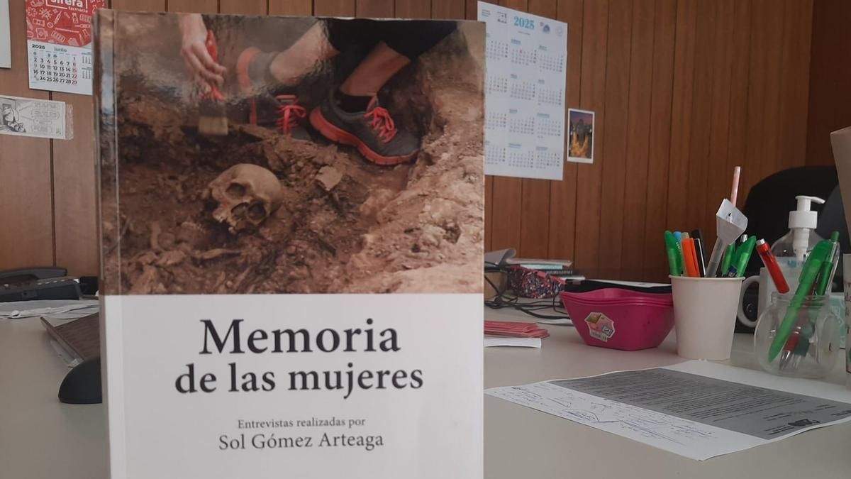 Portada del libro 'Memoria de las mujeres', de Sol Gómez Arteaga y editado por Marciano Sonoro.