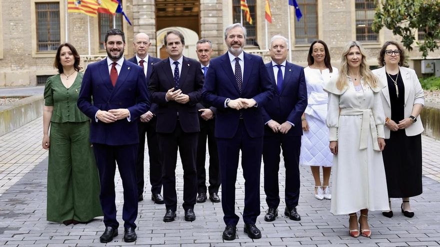 Azcón lanza un recado a Vox en la puesta de largo del Gobierno: "Sed prudentes y discretos, lo contrario sirve para fracasar"