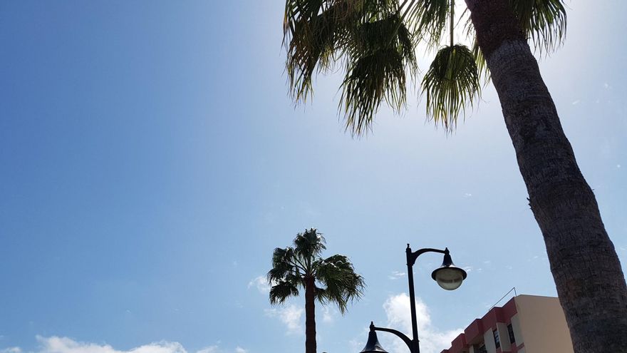 Poco nuboso a despejado en La Palma.