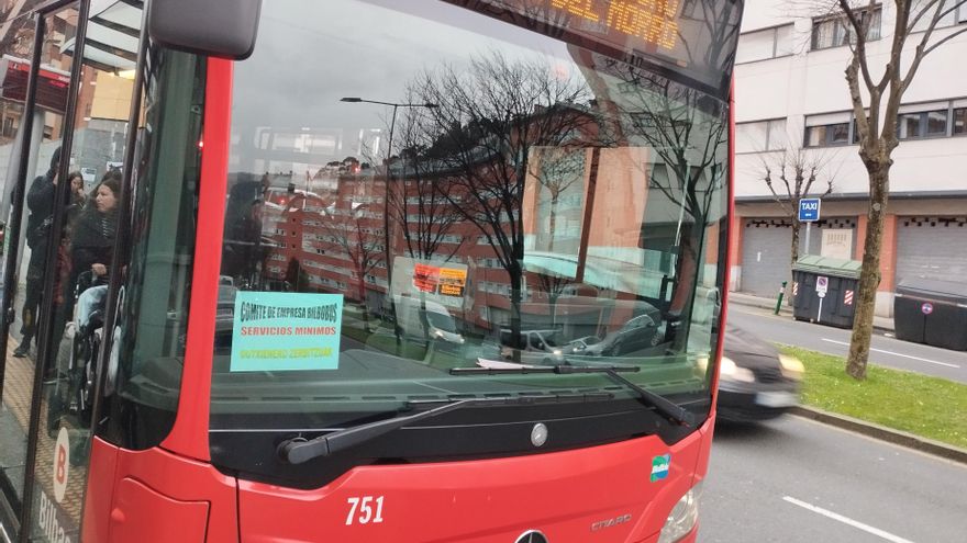 Los autobuses de Bilbao recuperan la normalidad este miércoles con la promesa de un preacuerdo con la empresa