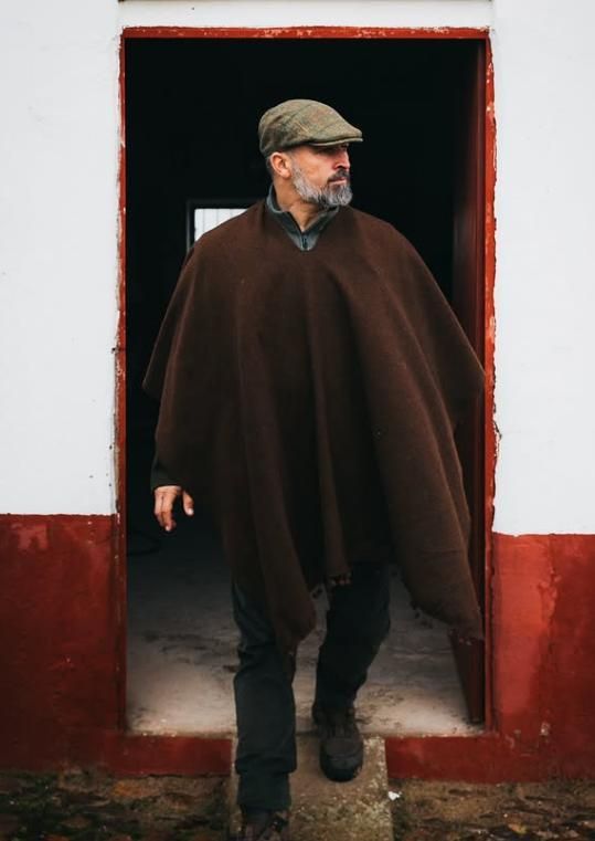 Santiago Abascal listo para salir al campo extremeño a hacer campaña