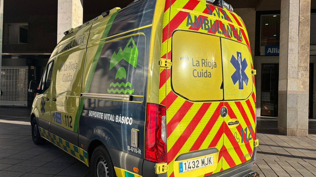 Colisión frontal de dos vehículos en la N-120: dos heridos han sido trasladados al hospital de Logroño, uno de ellos con pronóstico grave