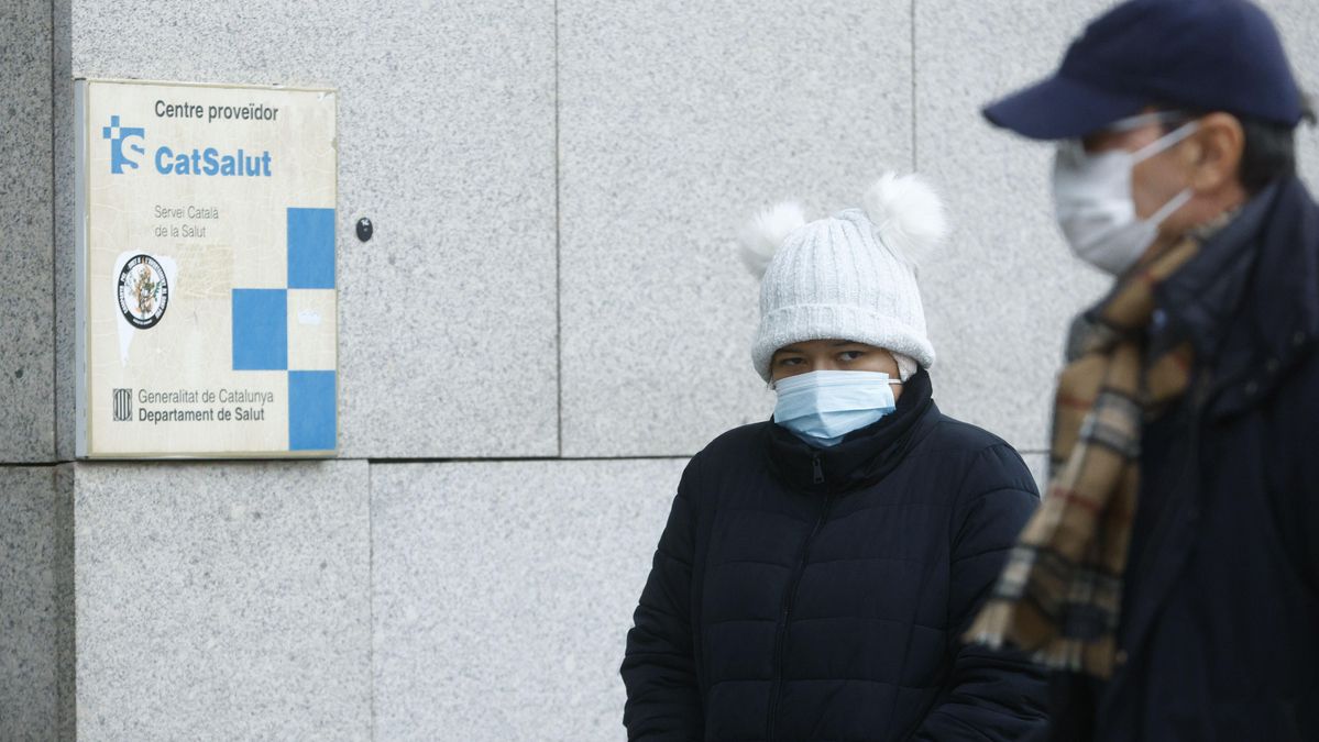 Incentivos para los centros que acorten bajas laborales: qué se sabe del plan que preocupa a los médicos en Catalunya