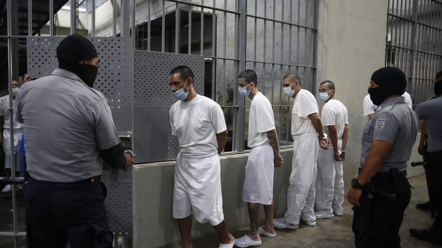 Derechos a la vida y justicia, los más vulnerados en El Salvador en 2024, según un estudio