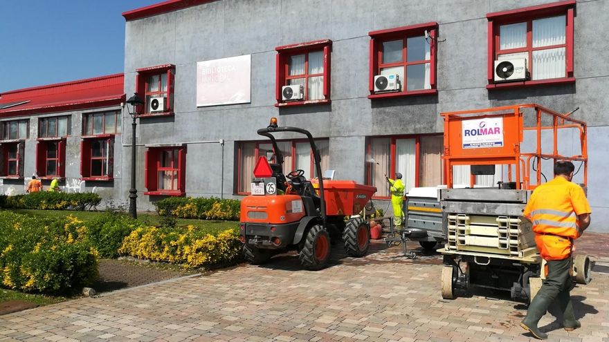 Renovación de la fachada de La Vidriera en Camargo