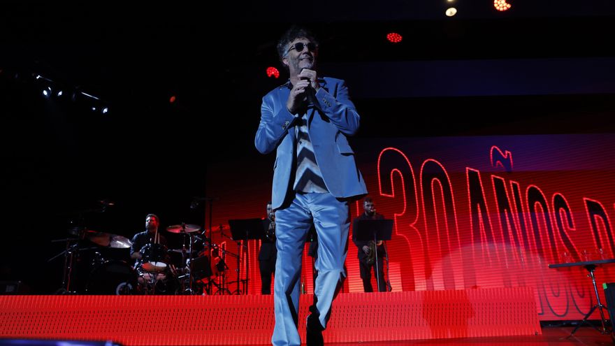 “No sé si es Baires o Madrid”: Fito Páez le canta a España debajo de la Cruz del Sur