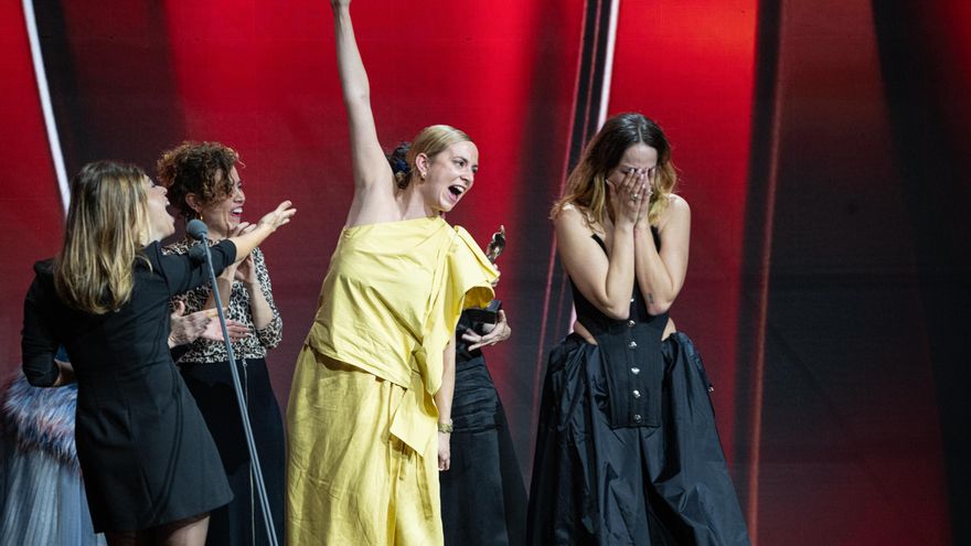 'Salve María' da la sorpresa en unos Feroz que reconocen a Almodóvar y al fenómeno de 'Casa en flames'