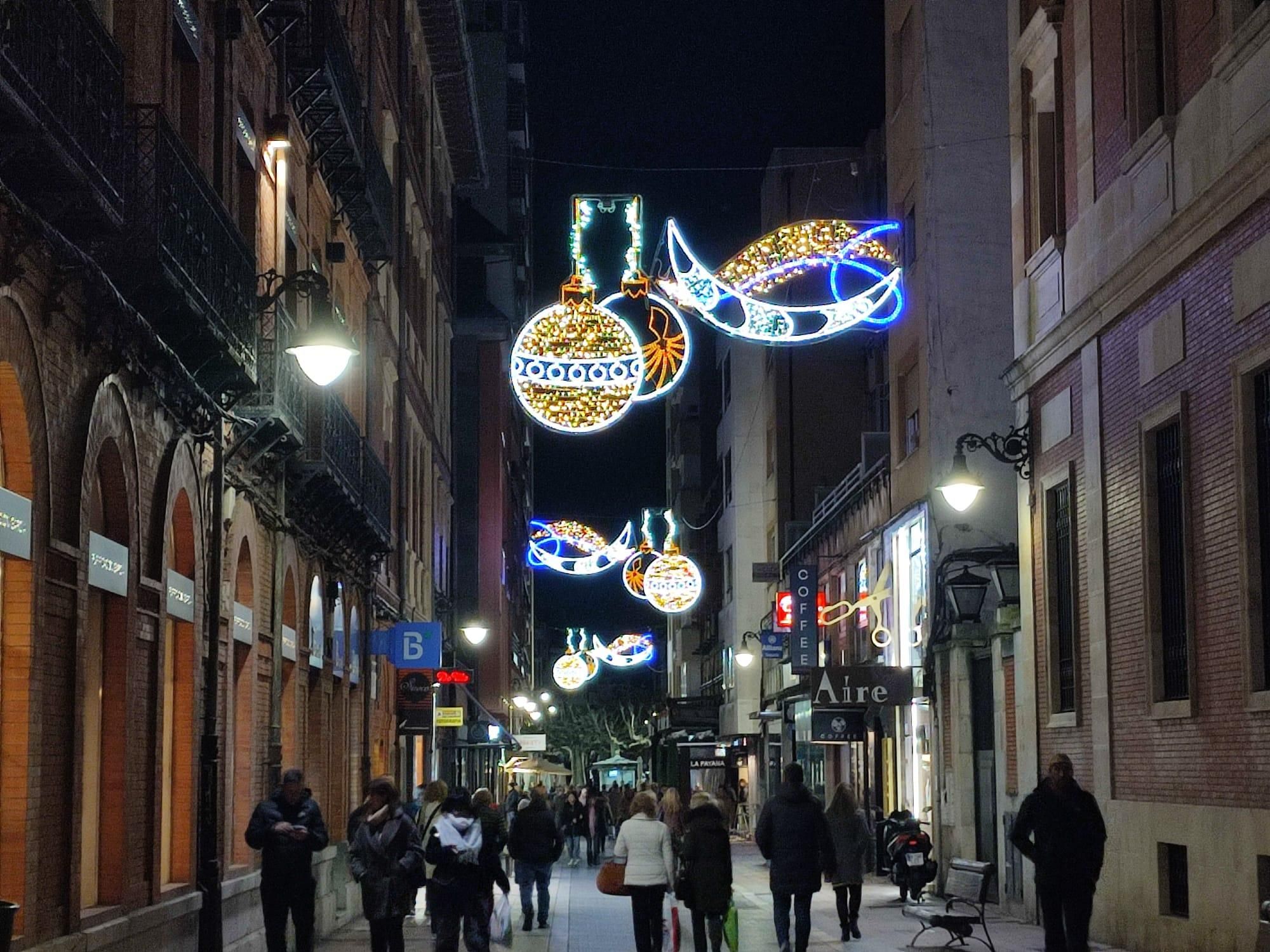 Las imágenes de cómo brilla la Navidad en el centro de León