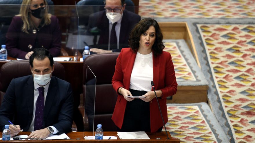 La presidenta de la Comunidad de Madrid, Isabel Díaz Ayuso, durante el Pleno regional