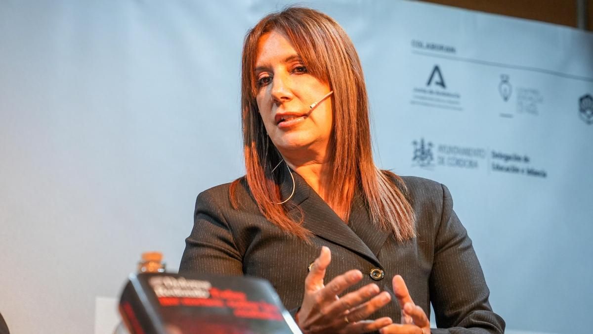 La escritora Dolores Redondo en la Feria del Libro de Córdoba.