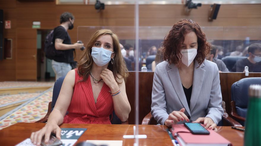 La portavoz de Mas Madrid, Mónica Garcíay la portavoz adjunta de Más Madrid en la Asamblea de Madrid, María Pastor