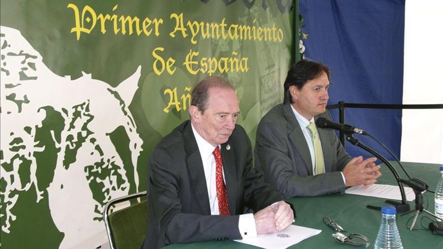 Blecua reivindica los fueros como un tesoro vivo de la evolución del lenguaje