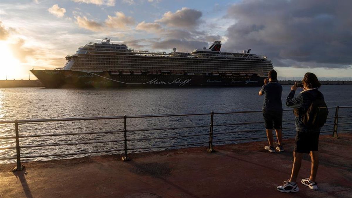Así fue la llegada del primer crucero a Tenerife durante la pandemia