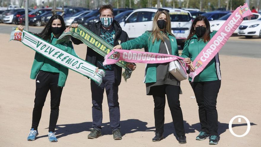 Aficionadas del Córdoba en El Arcángel.