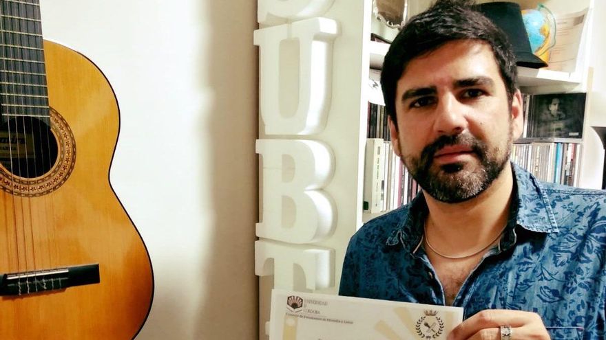 El exbatería de Estirpe convierte su proyecto educativo Subtónica en un libro pedagógico