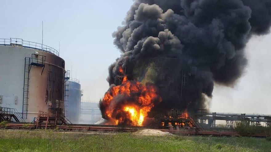 Fotografía del incendio de la refinería de Lysychansk