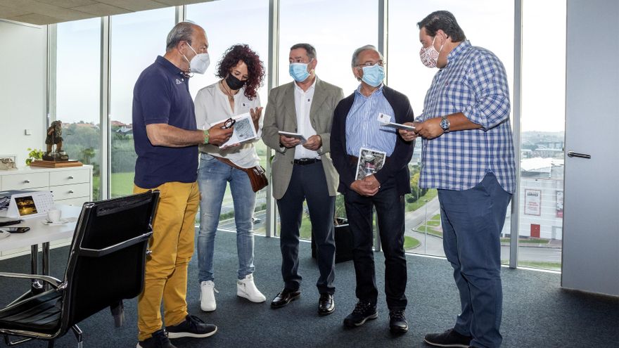 Marcano recibe al autor del libro sobre barranquismo.