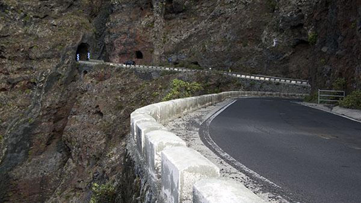Cerrado el acceso a la Punta de Teno por desprendimientos