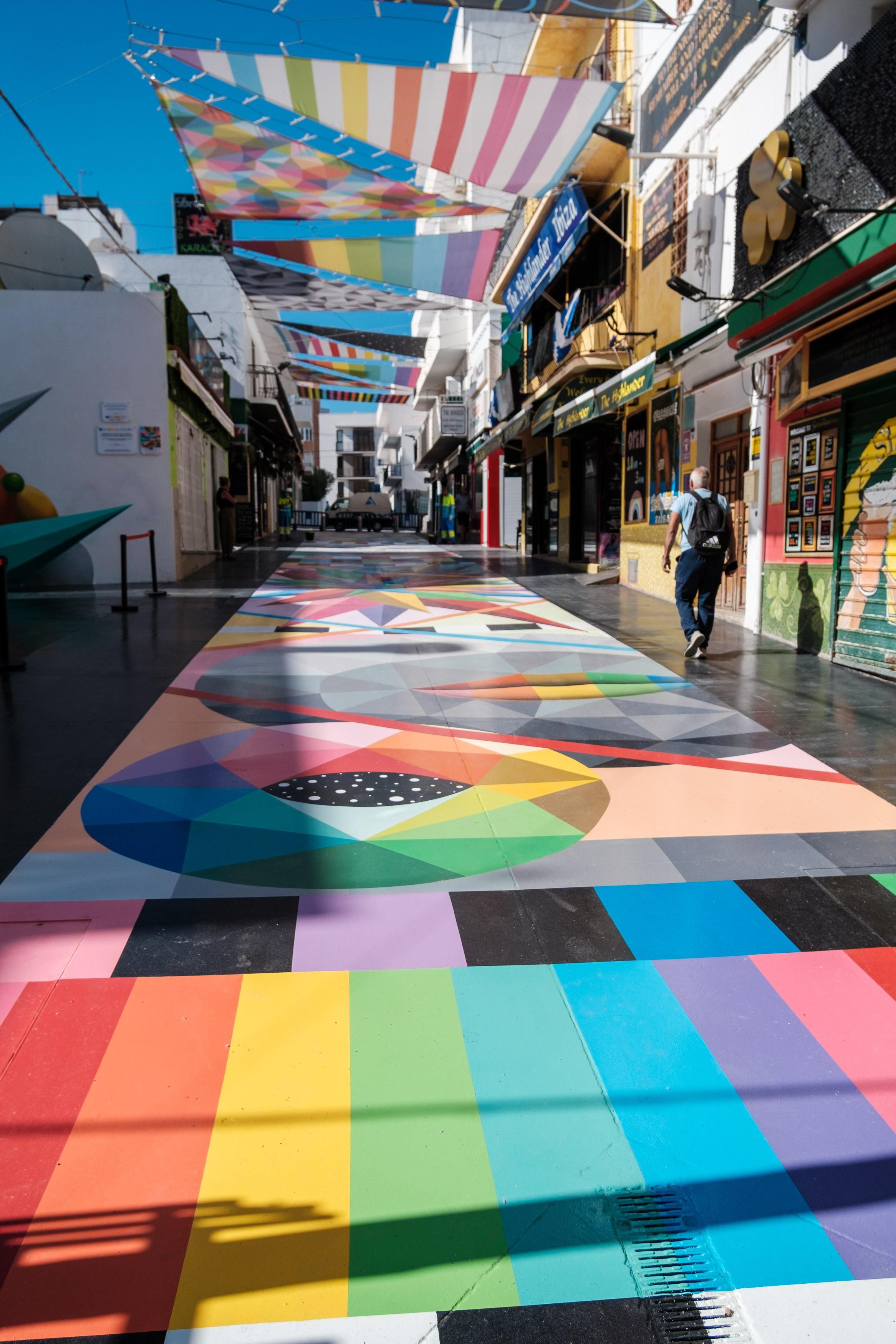 El West End, el nombre que recibe la zona de turismo de borrachera en la isla.