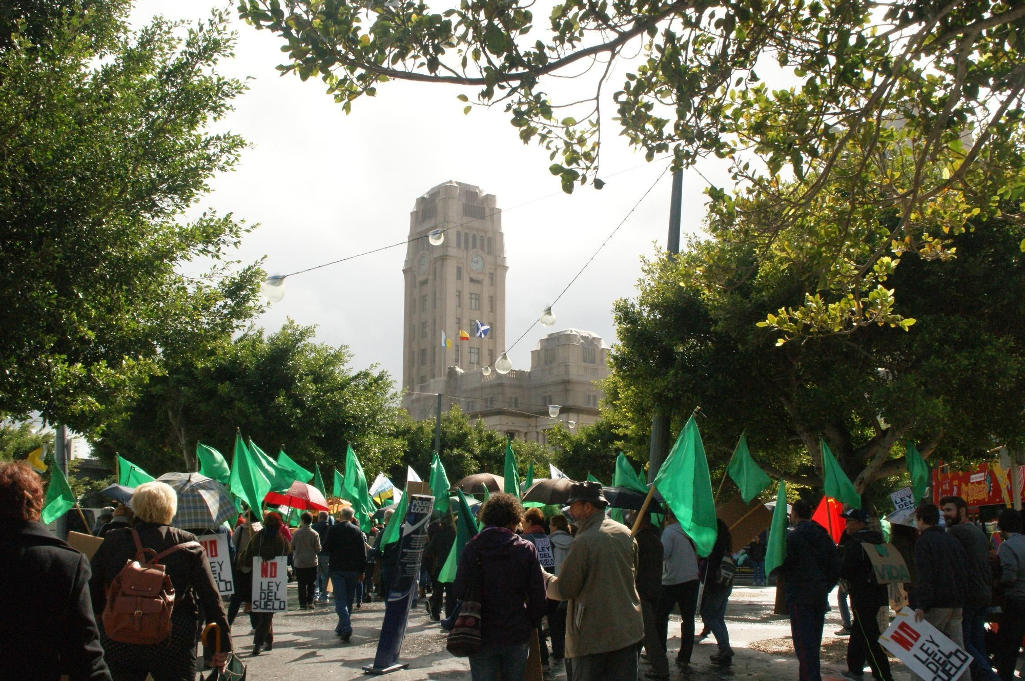 La protesta, frente al Cabildo de Tenerife