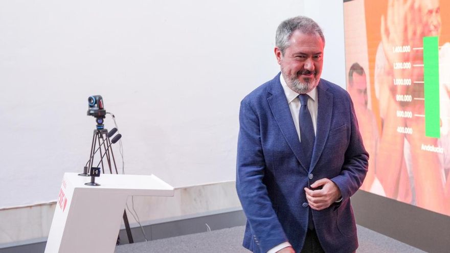 Espadas renuncia a la reelección como líder del PSOE de Andalucía para apoyar a Montero